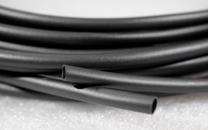 Tubo termoretráctil flexible resistente a los productos químicos