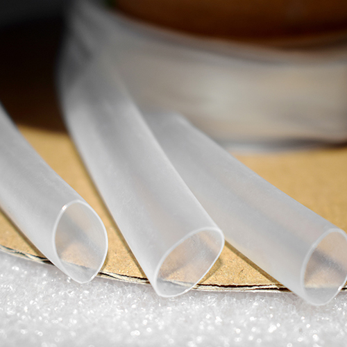 Tubo termoretráctil resistente a solventes / productos químicos
